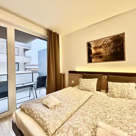 Lumen - Corvin 2 * بودابست