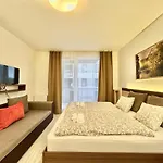 Lumen - Corvin 2 * Budapeste