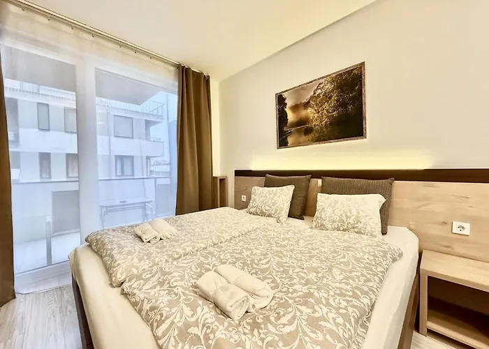 Lumen - Corvin 2 Apartmán *